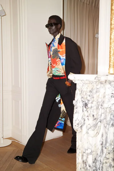 Look 1